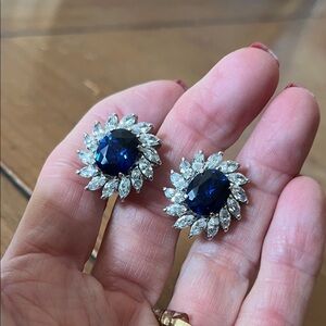 Stunning sparkling pierced earring in perfect condition gorgeous on